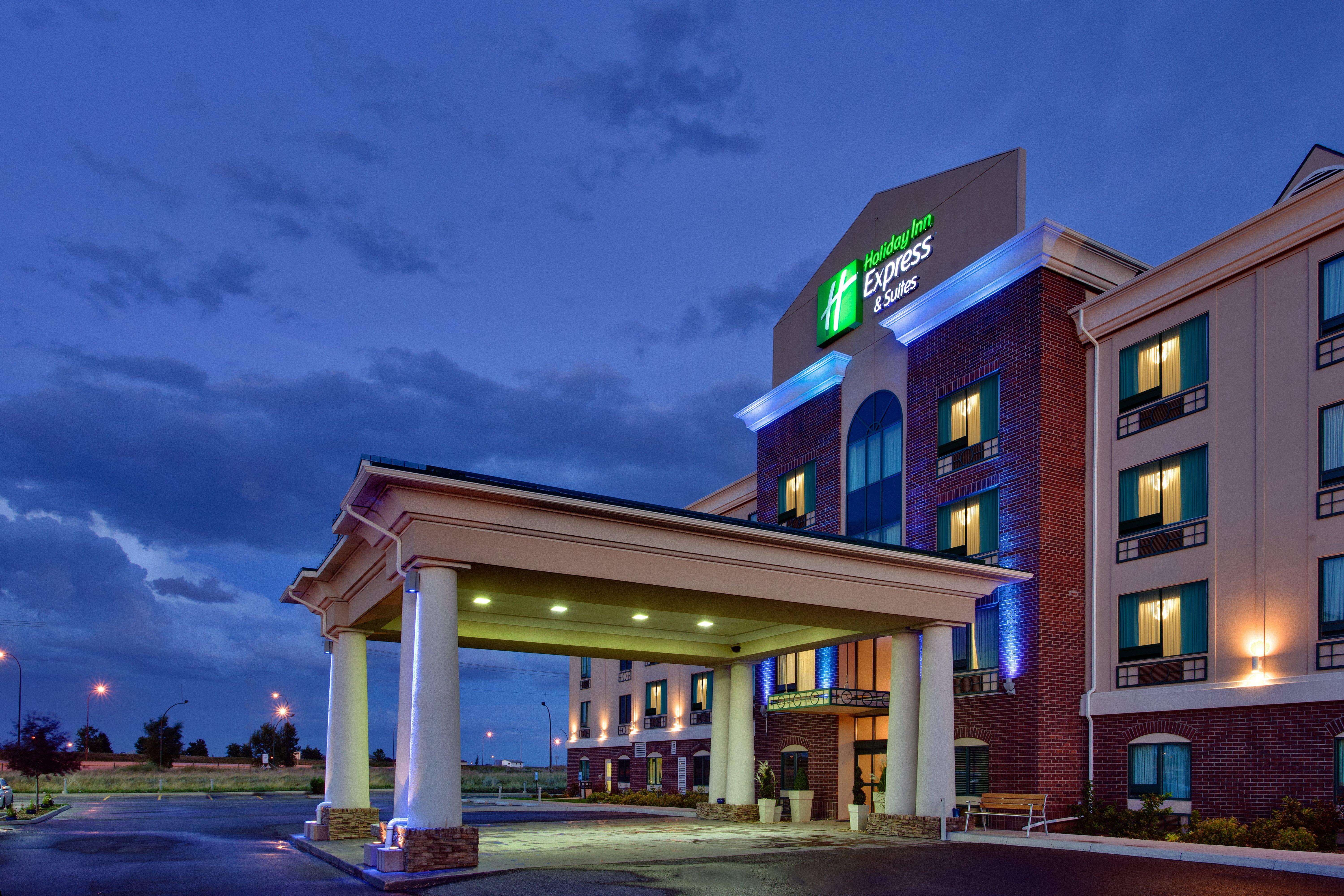 Holiday Inn Express & Suites Medicine Hat By Ihg Exterior foto