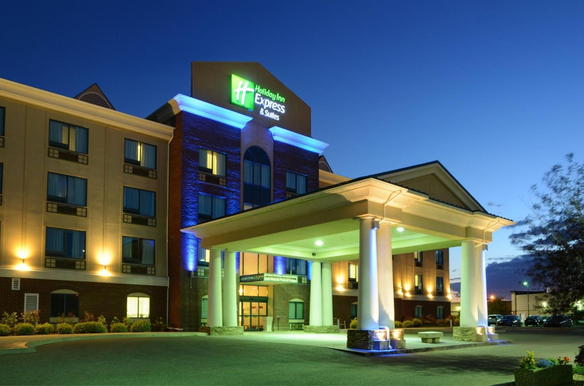 Holiday Inn Express & Suites Medicine Hat, An Ihg Hotel Exterior foto