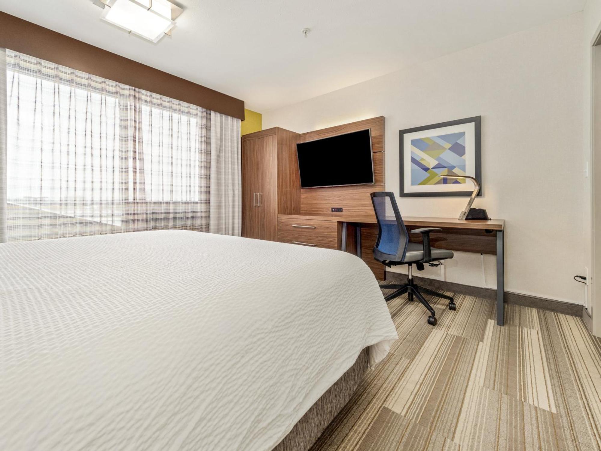 Holiday Inn Express & Suites Medicine Hat By Ihg Exterior foto