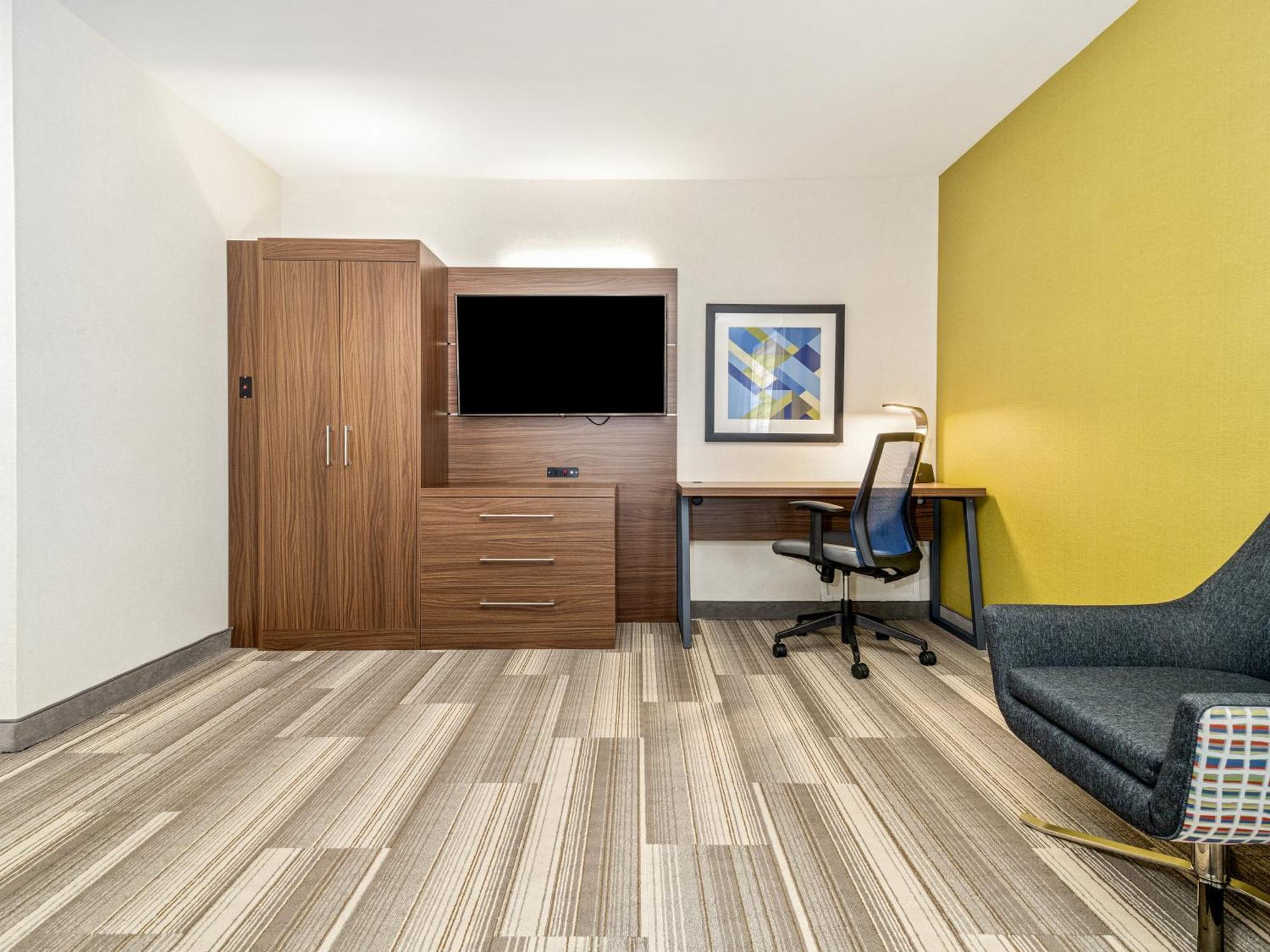 Holiday Inn Express & Suites Medicine Hat By Ihg Exterior foto