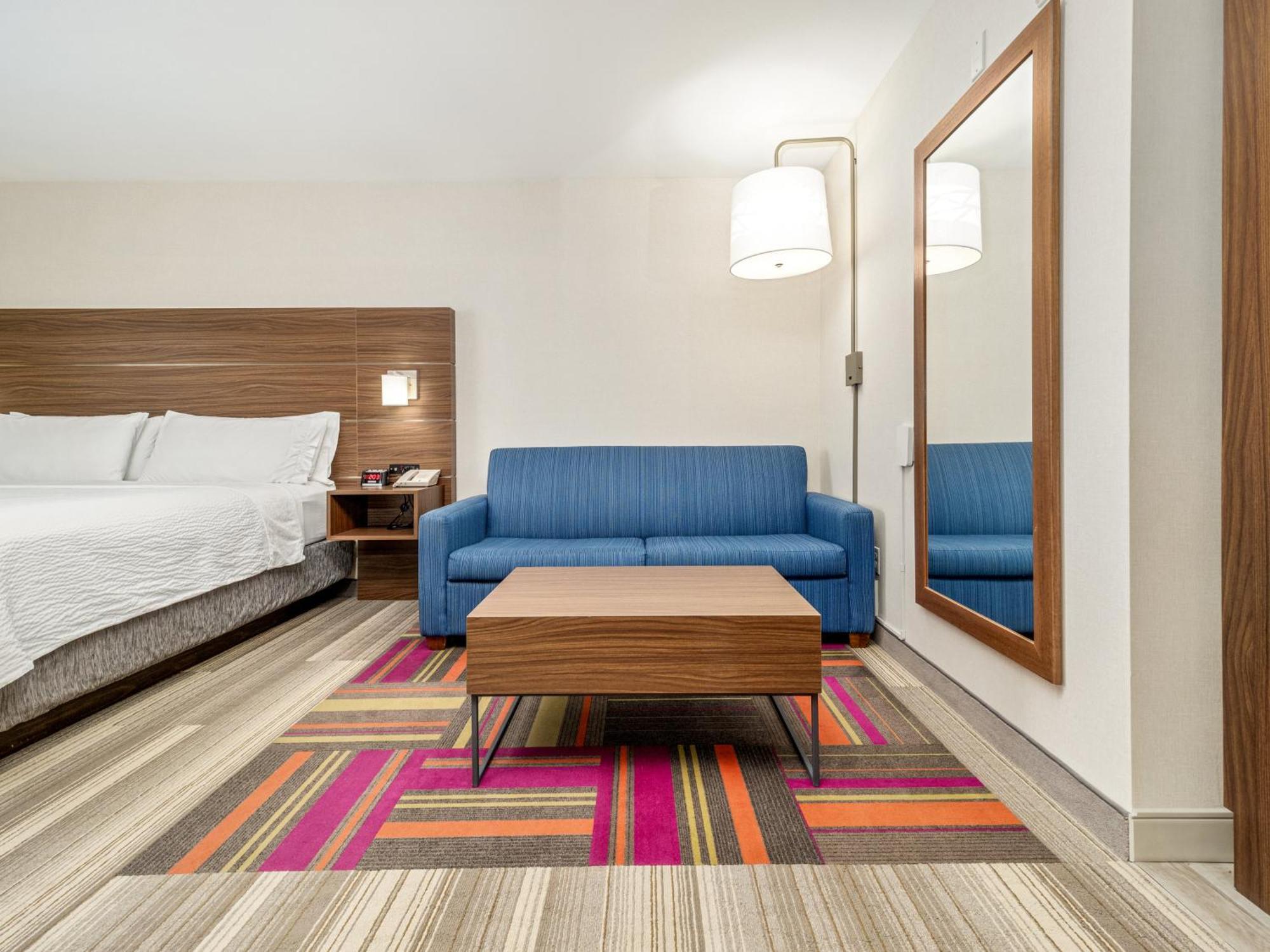 Holiday Inn Express & Suites Medicine Hat By Ihg Exterior foto