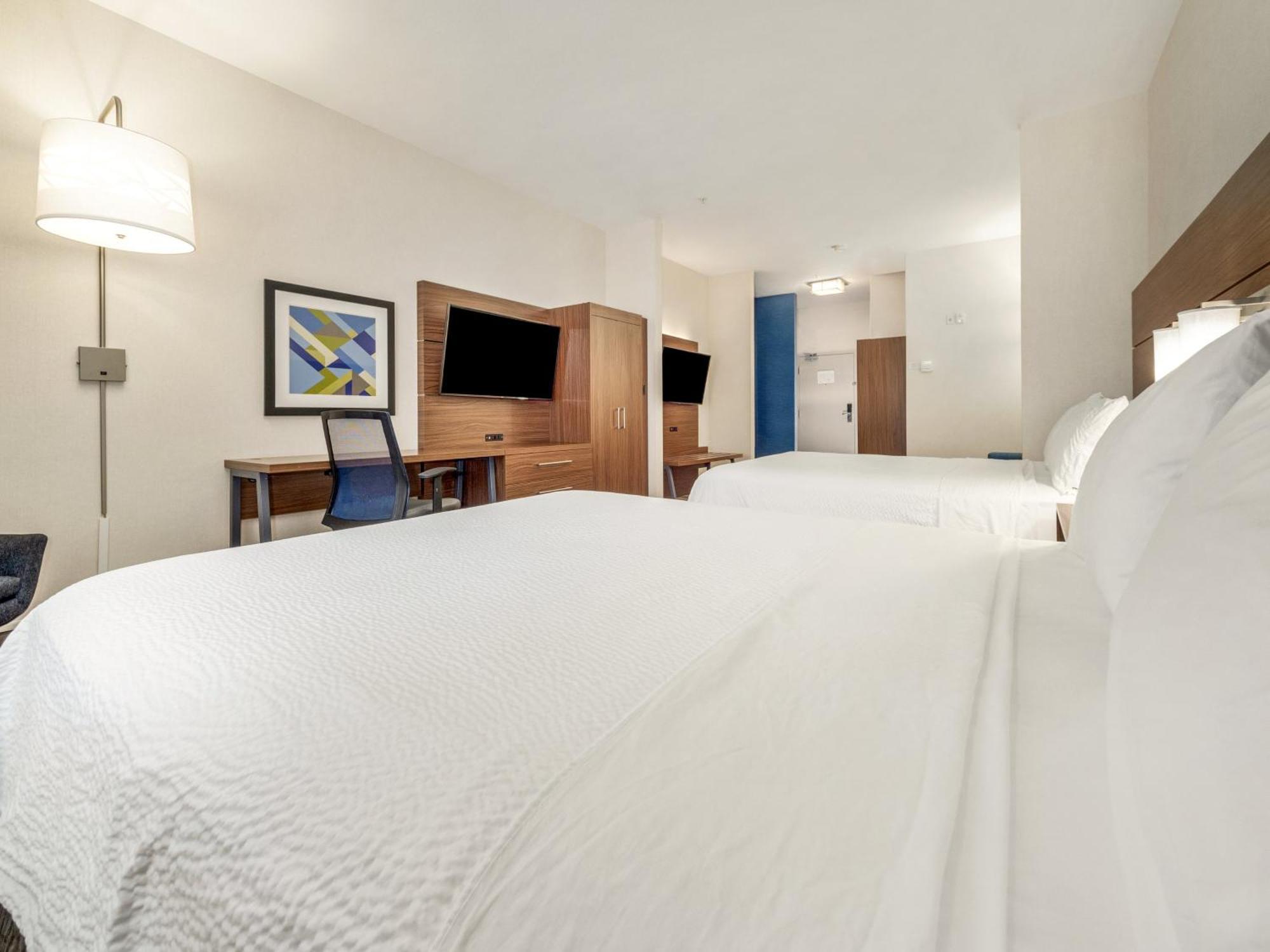 Holiday Inn Express & Suites Medicine Hat By Ihg Exterior foto