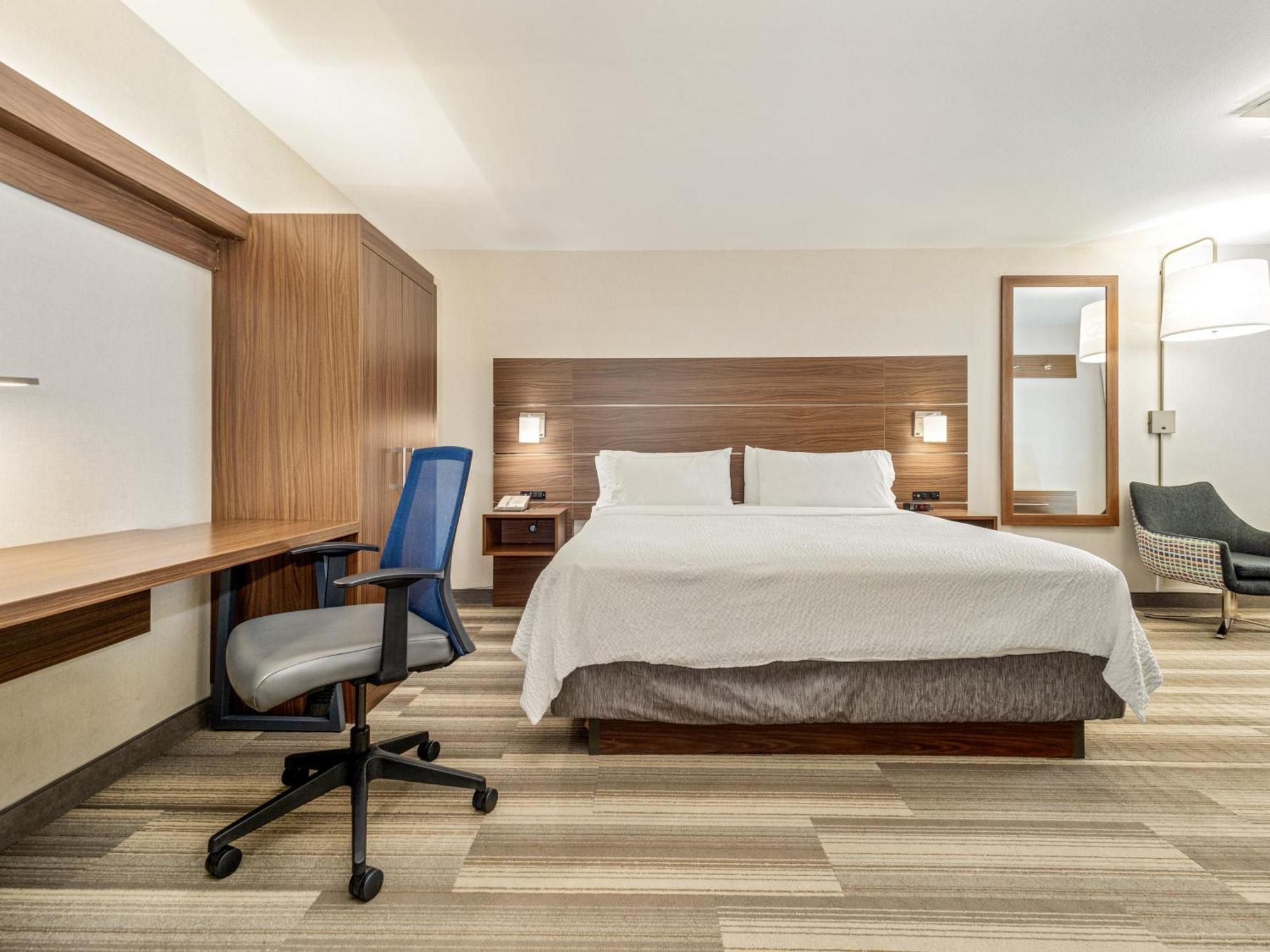 Holiday Inn Express & Suites Medicine Hat By Ihg Exterior foto