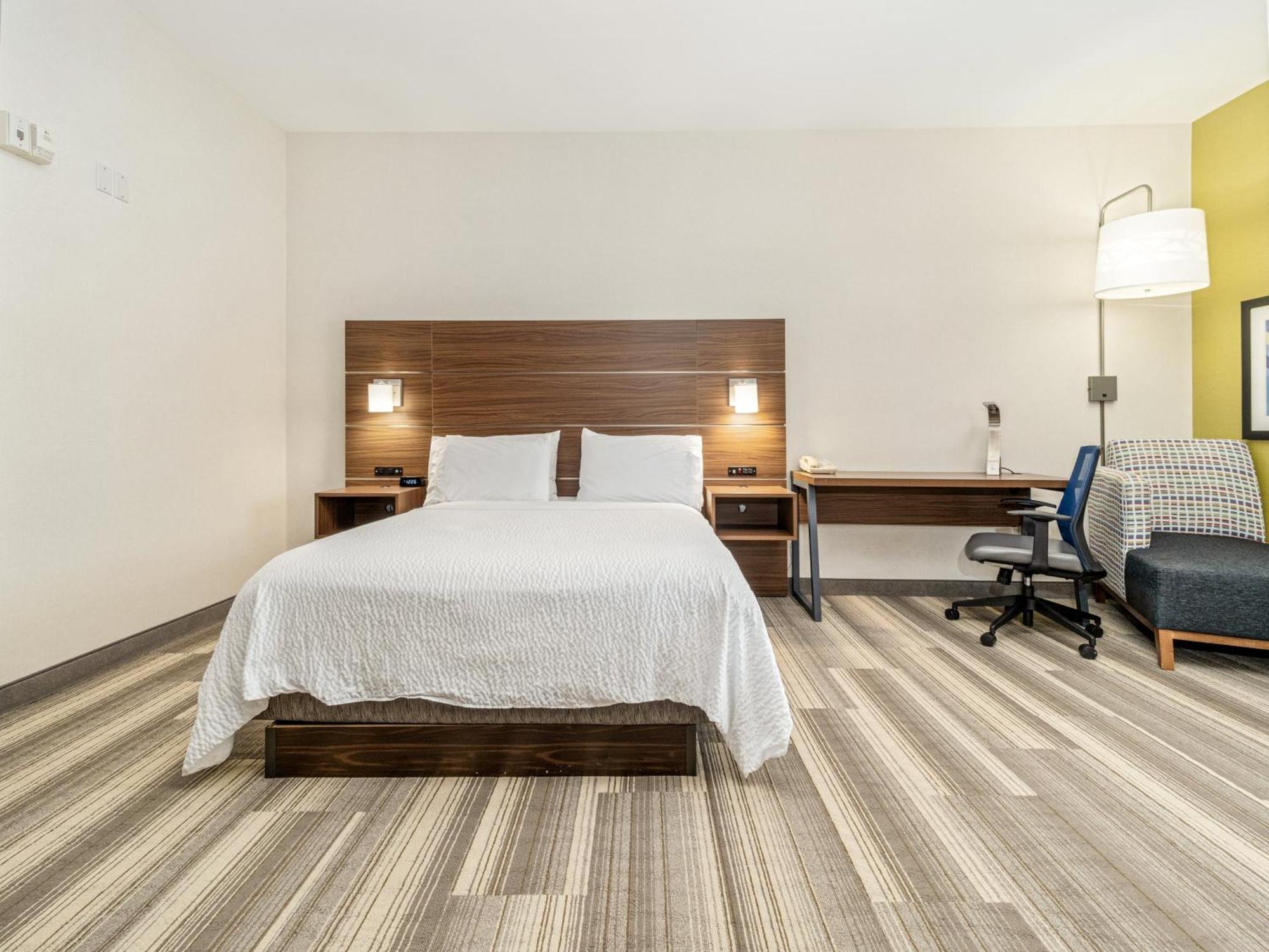 Holiday Inn Express & Suites Medicine Hat By Ihg Exterior foto