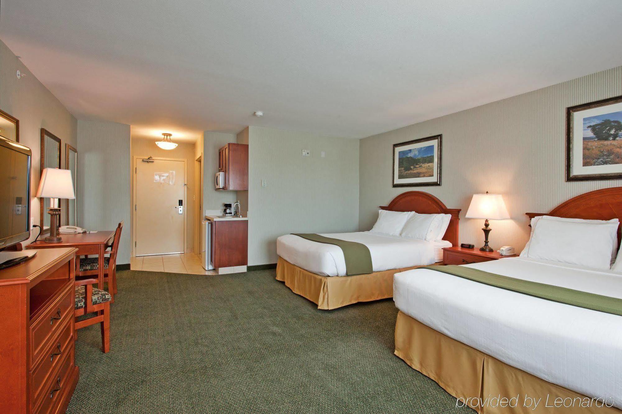 Holiday Inn Express & Suites Medicine Hat, An Ihg Hotel Cameră foto