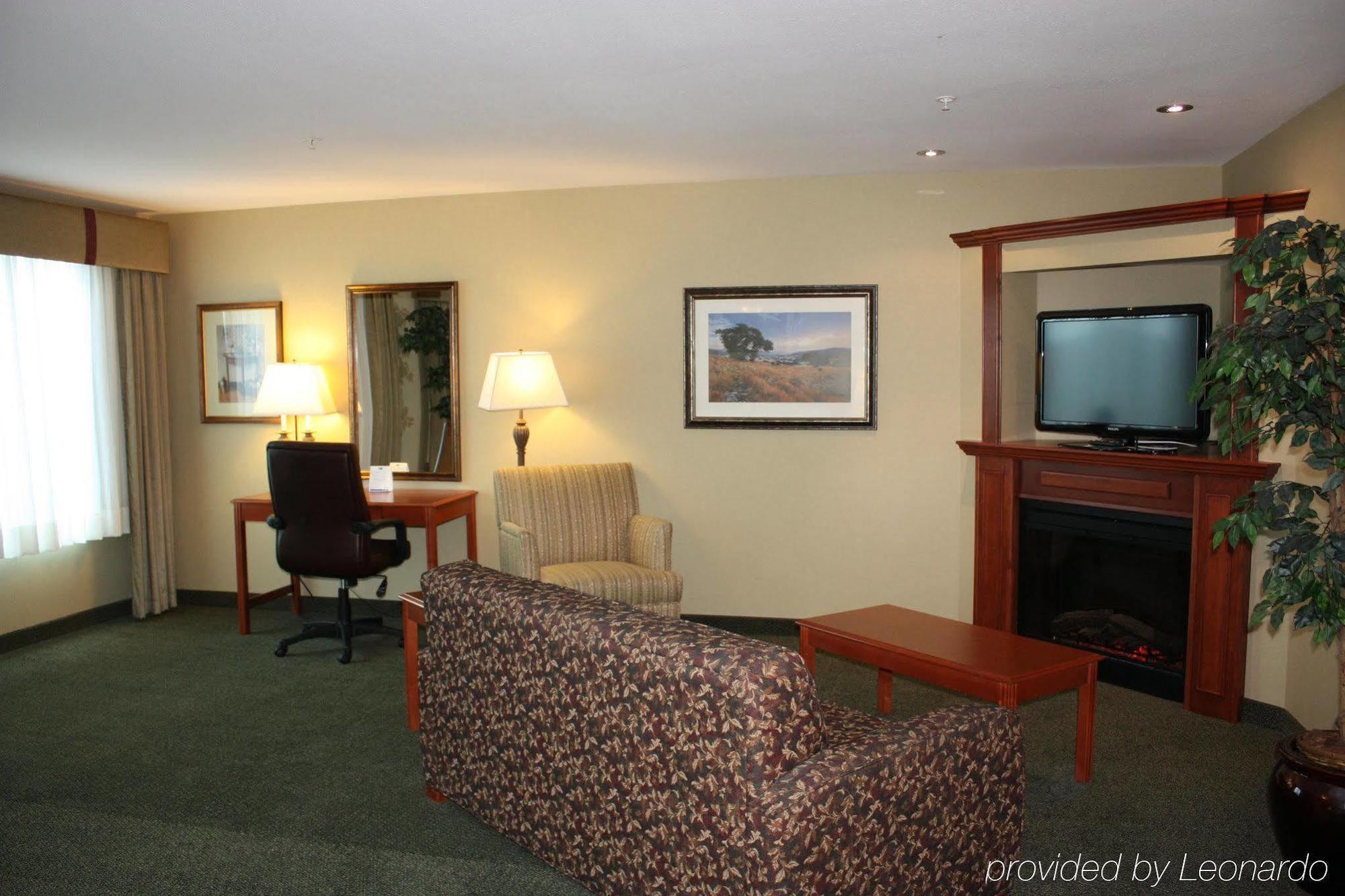 Holiday Inn Express & Suites Medicine Hat, An Ihg Hotel Cameră foto